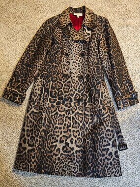 ST JOHN COLLECTION CHEATAH PRINT RAIN COAT, SIZE 10 {#825-5}